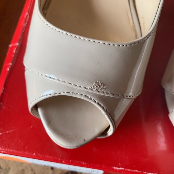 Guess 4 inch high heels with open toe - Picture 4 of 6